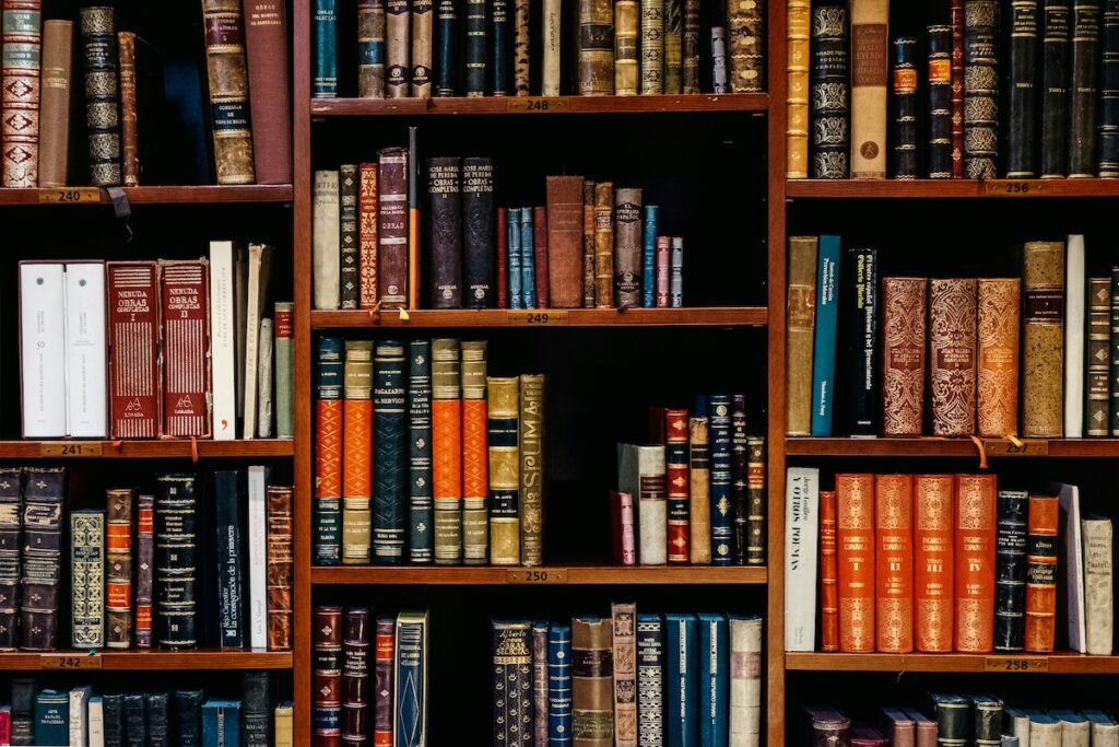 book shelf full of law books