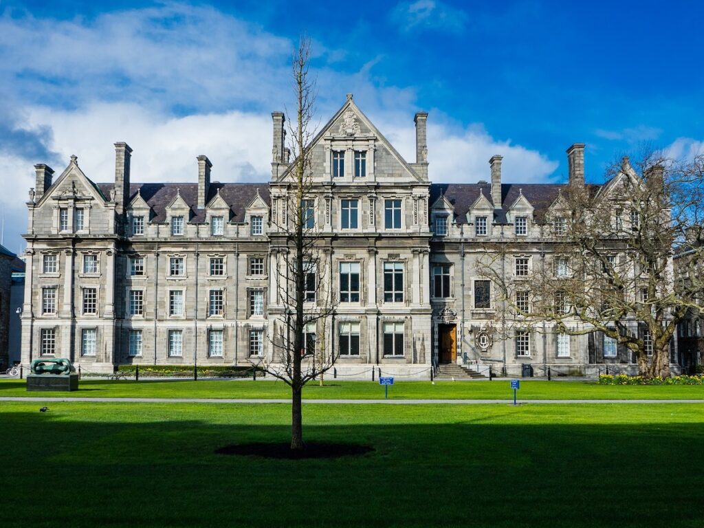 exterior of trinity college in dublin