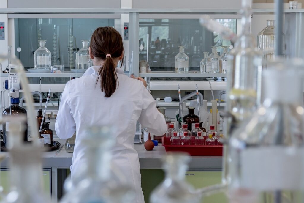 doctor works in laboratory
