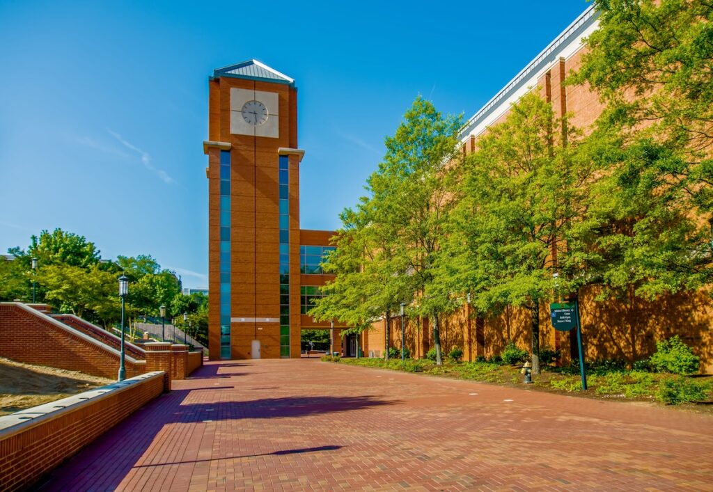 modern college campus buildings