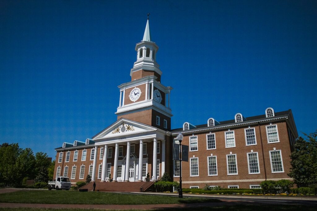 building on Dartmouth College campus